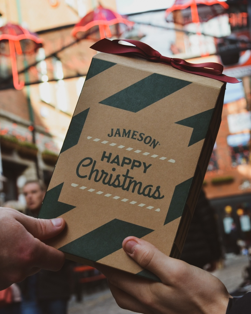 Jameson Irish Whiskey toasts to the holiday season by giving one lucky Canadian business a chance to win an epic office holiday party under the Jameson Tree. (CNW Group/Corby Spirit and Wine Limited)